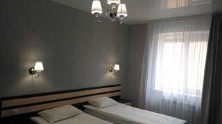 Отель Hotel GUT Краматорск Стандартный двухместный номер с 1 кроватью или 2 отдельными кроватями-4